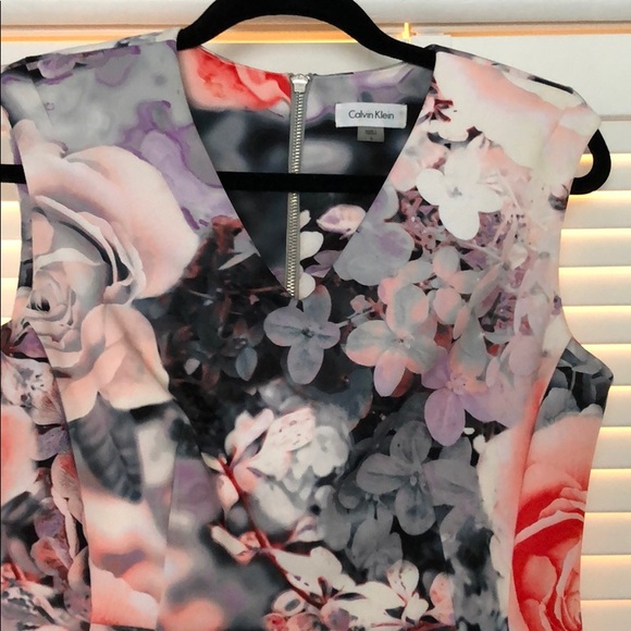 Woman’s Calvin Klein slim fit dress - Picture 2 of 2